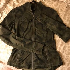 Lululemon Camo Jacket (8)